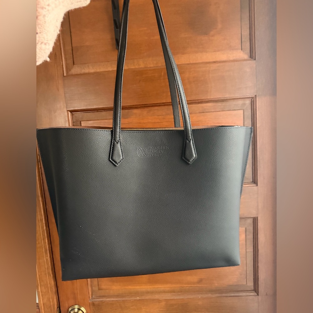 Quince Italian Leather Triple Compartment Shopper Tote - Picture 4 of 13